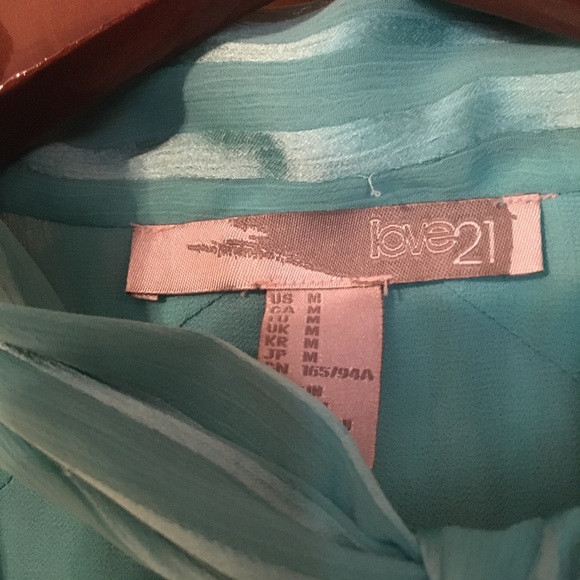 Forever 21 adorable chiffon sleeveless v-neck top.  Sz M - Picture 5 of 5